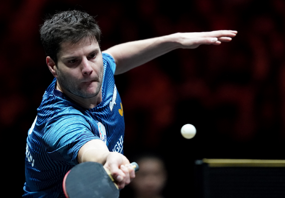 赛报上的比 赛报上的比